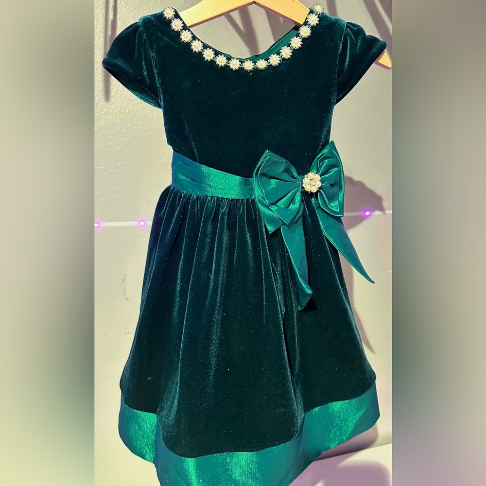 Rare Editions Green Velvet Dress with Pearl Accents